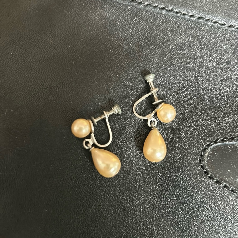 Earrings, retro faux pearl.
